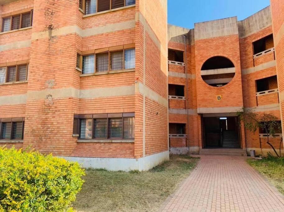 Spacious Zamtel Flat Lusaka Exteriör bild