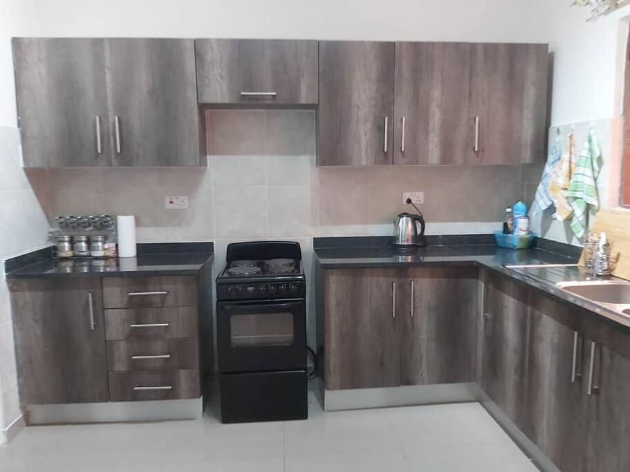 Spacious Zamtel Flat Lusaka Exteriör bild
