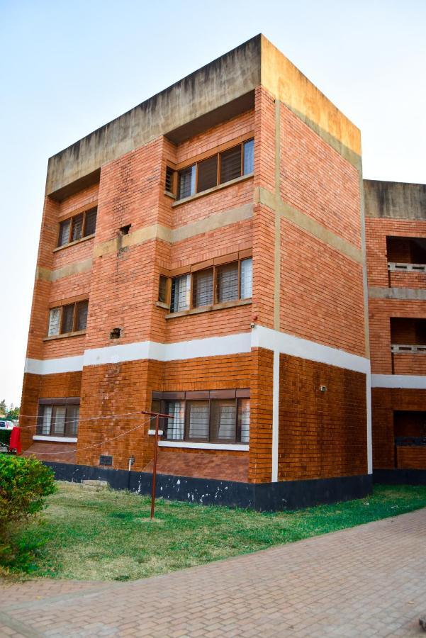 Spacious Zamtel Flat Lusaka Exteriör bild